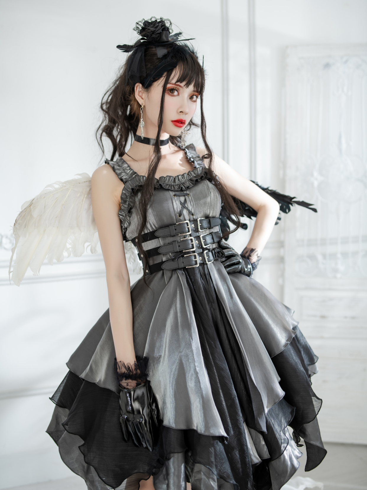 有一种洛丽塔叫"苍蝇裙",第一眼很丑,看完却被惊艳了